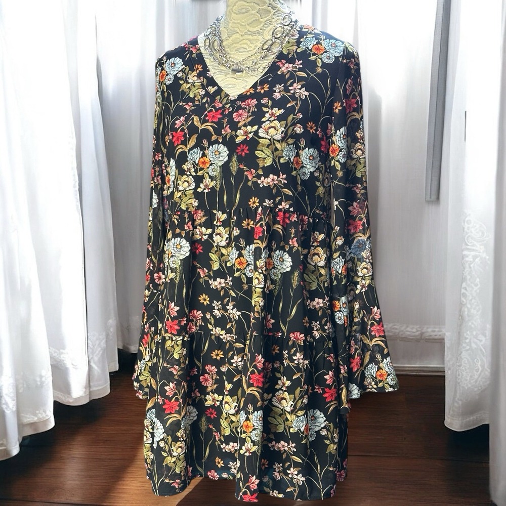 Altar'd State Floral Babydoll‎ Mini Dress Black V-Neck Bell Sleeve Small